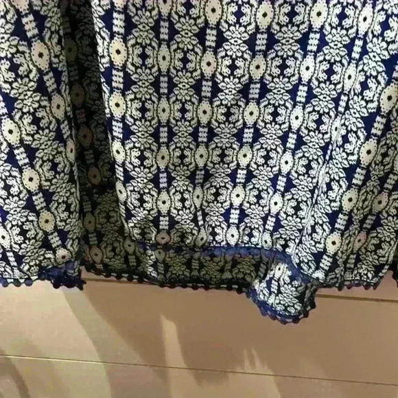 Eyeshadow Blue Paisley tunic, 1X - Picture 6 of 9